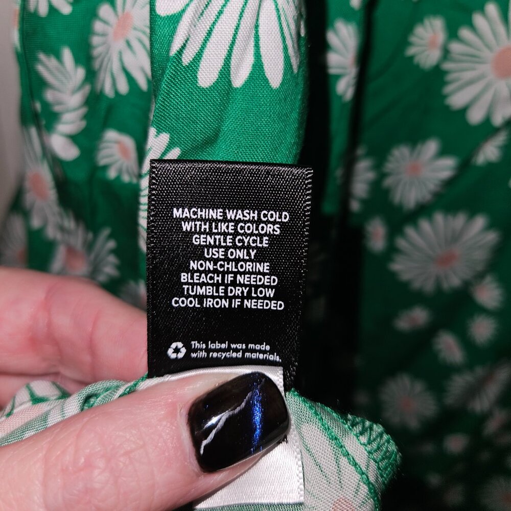 NWOT Torrid Mini Challis Skater Dress - Green w/ White Daisies (2X) - Picture 8 of 8